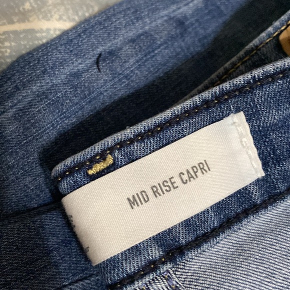 Signature by Levi Strauss mid rise Capri - Picture 2 of 3